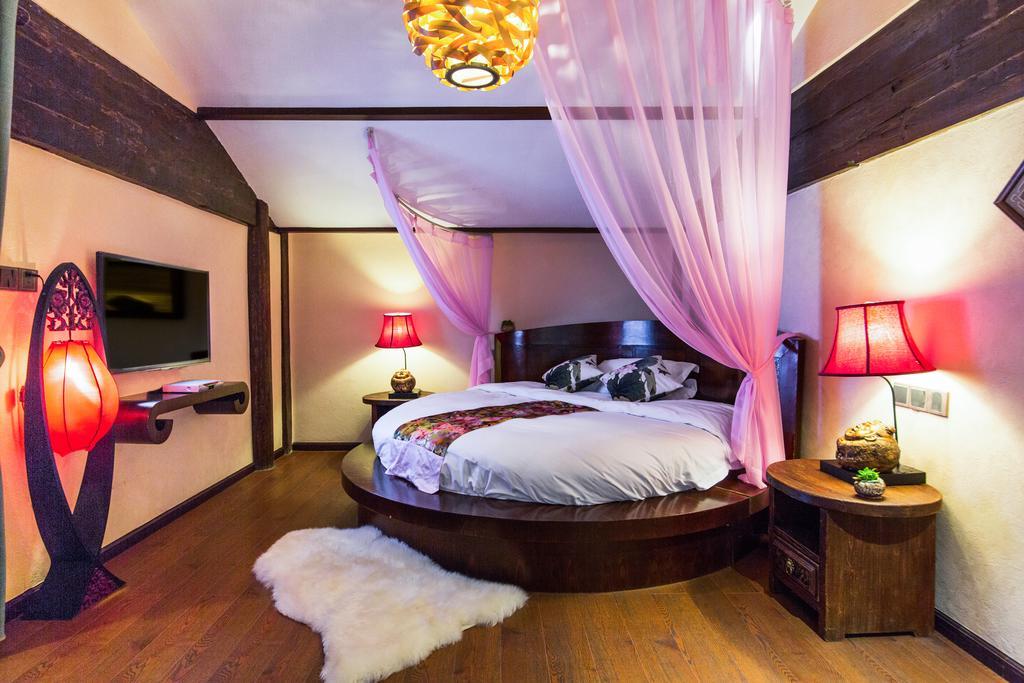 Lijiang Yuntian Palace Hotel Rum bild