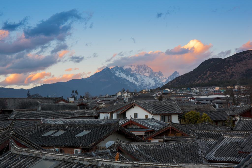Lijiang Yuntian Palace Hotel Exteriör bild