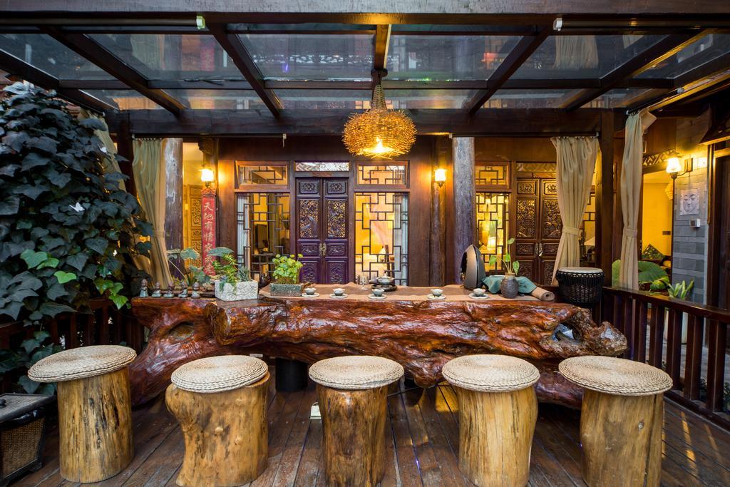 Lijiang Yuntian Palace Hotel Exteriör bild